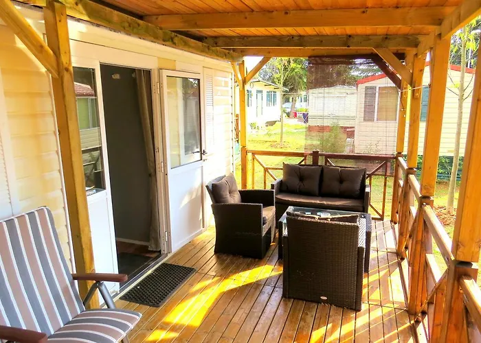 Media Mobile Homes In Brioni Sunny 풀라