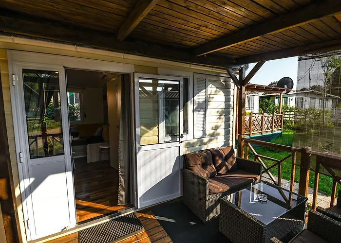 Media Mobile Homes In Brioni Sunny 풀라