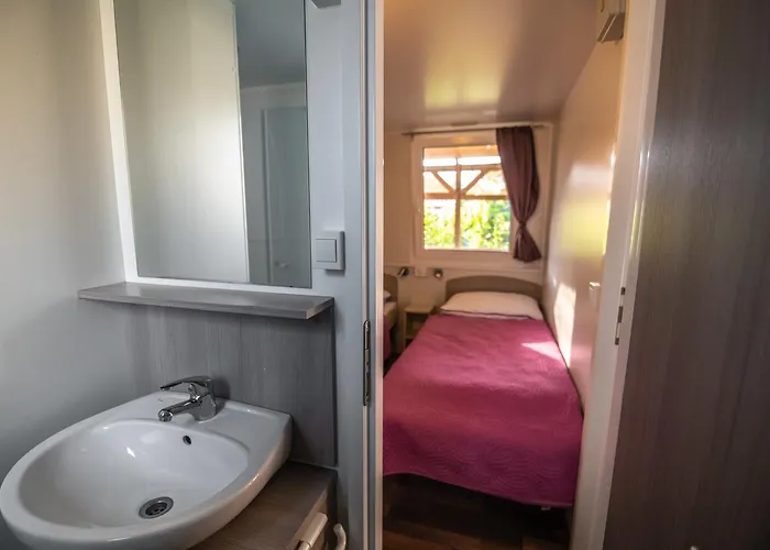 Media Mobile Homes In Brioni Sunny 풀라