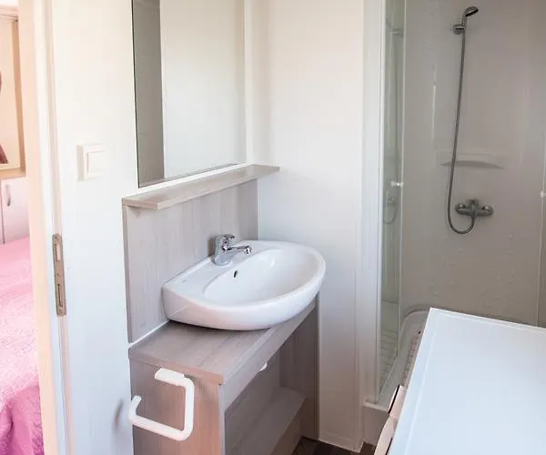 홀리데이파크 Media Mobile Homes In Brioni Sunny 풀라