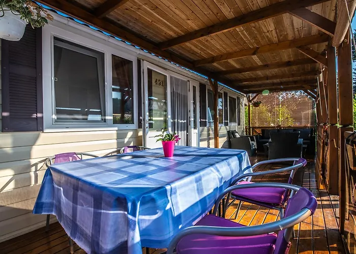 Media Mobile Homes In Brioni Sunny 홀리데이파크 2*