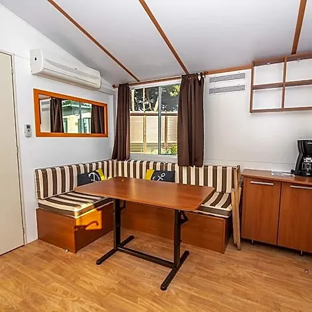 Media Mobile Homes In Brioni Sunny プーラ