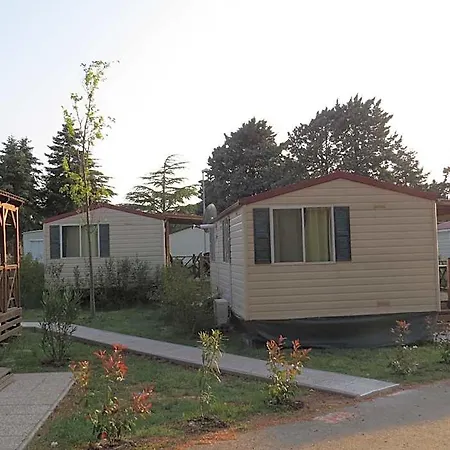 Media Mobile Homes In Brioni Sunny プーラ