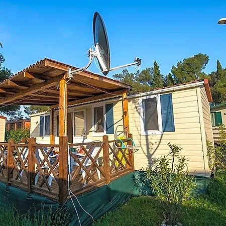 Media Mobile Homes In Brioni Sunny プーラ