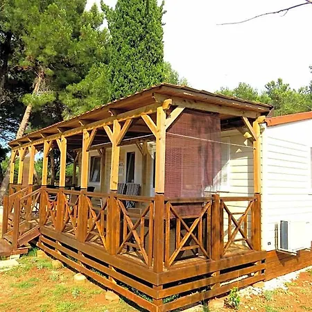 Media Mobile Homes In Brioni Sunny 2* プーラ