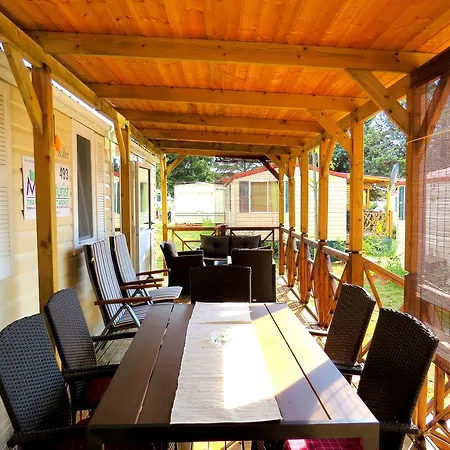 Tatil parkı Media Mobile Homes In Brioni Sunny