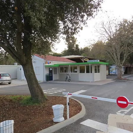 Media Mobile Homes In Brioni Sunny Πάρκο διακοπών Πούλα