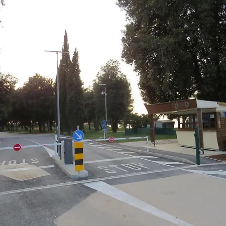 Tatil parkı Media Mobile Homes In Brioni Sunny Pula