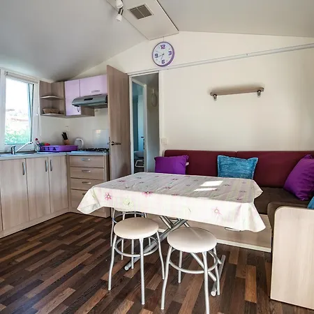 Media Mobile Homes In Brioni Sunny بولا