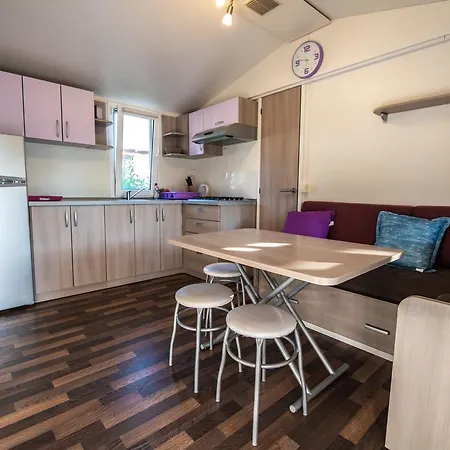 Tatil parkı Media Mobile Homes In Brioni Sunny Pula