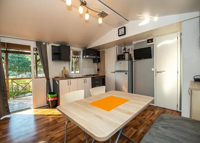 Media Mobile Homes In Brioni Sunny Park za odmor 2*