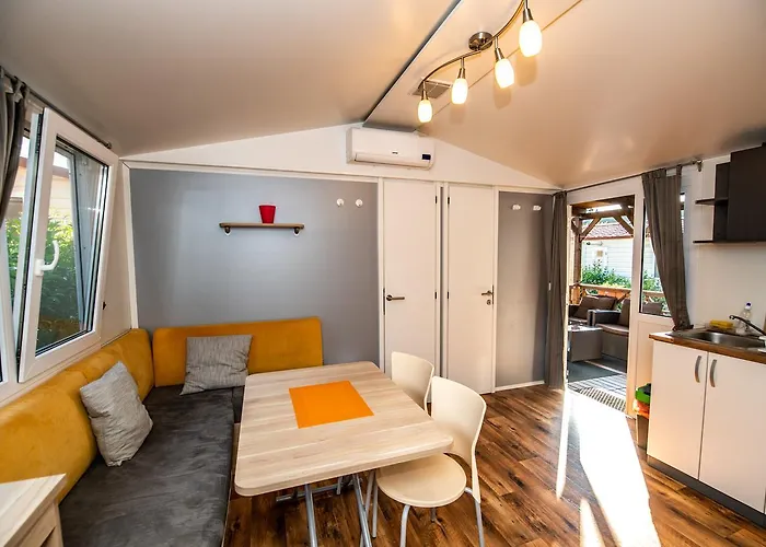 Village de vacances Media Mobile Homes In Brioni Sunny 2*