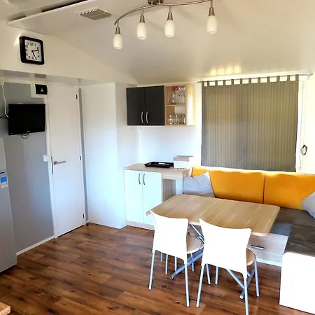 Media Mobile Homes In Brioni Sunny Park za odmor 2*