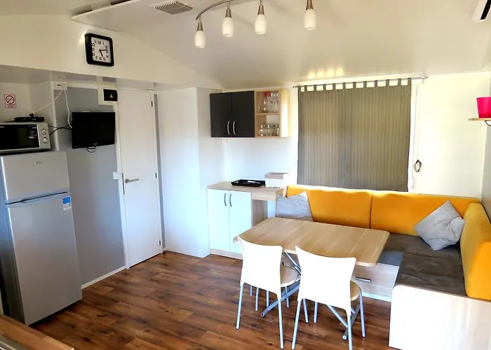 Media Mobile Homes In Brioni Sunny Üdülőpark 2*
