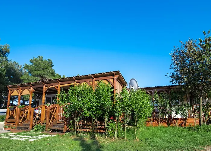 Media Mobile Homes In Brioni Sunny Üdülőpark 2*